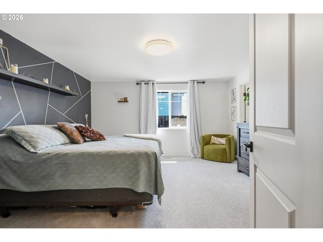 624 N Pershing St, Mt Angel, OR 97362