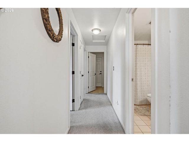 624 N Pershing St, Mt Angel, OR 97362