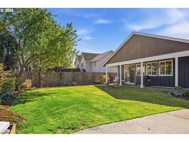 624 N Pershing St, Mt Angel, OR 97362