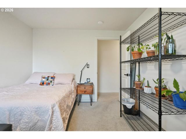 624 N Pershing St, Mt Angel, OR 97362