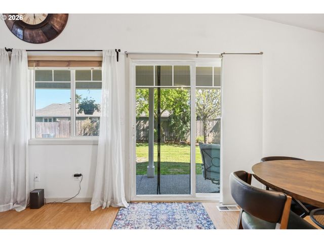 624 N Pershing St, Mt Angel, OR 97362