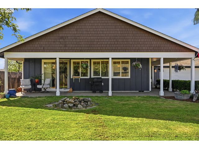 624 N Pershing St, Mt Angel, OR 97362