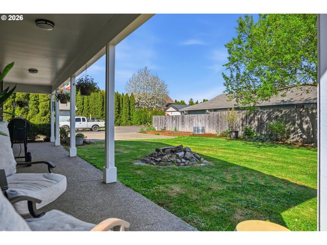 624 N Pershing St, Mt Angel, OR 97362