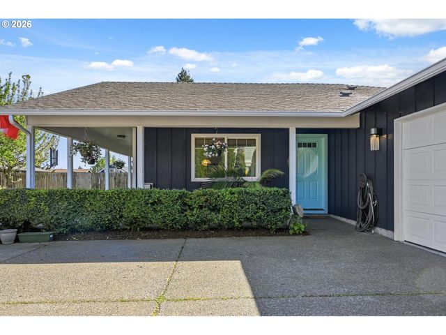 624 N Pershing St, Mt Angel, OR 97362