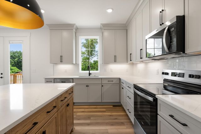 1301 Alderwood Pass, Nashville, TN 37207