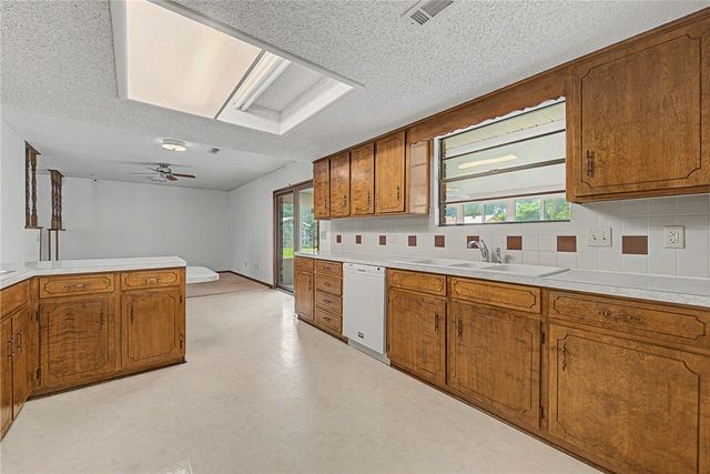 1708 Lawrence Street, Bentonville, AR 72712