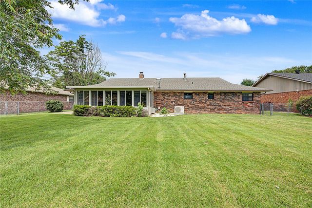 1708 Lawrence Street, Bentonville, AR 72712