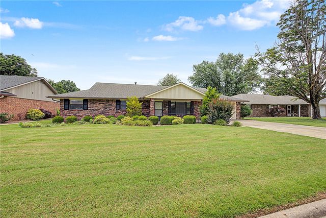 1708 Lawrence Street, Bentonville, AR 72712