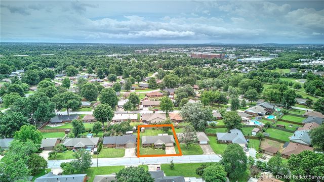 1708 Lawrence Street, Bentonville, AR 72712