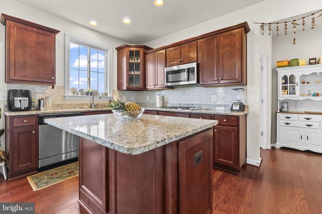 27 EDEN TERRACE LN, Catonsville, MD 21228