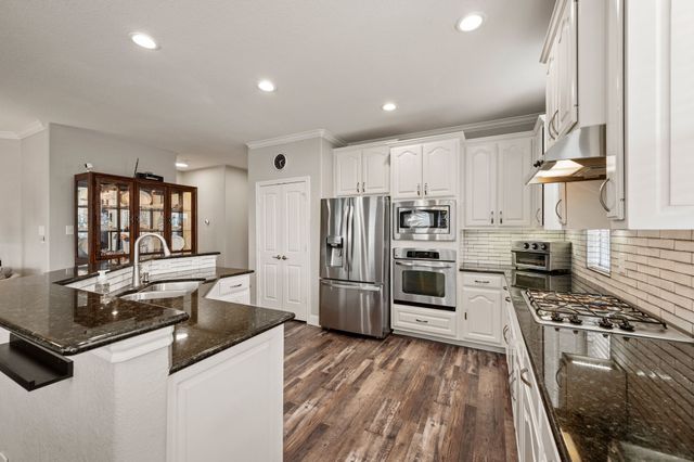 5044 Harney Drive, Fort Worth, TX 76244