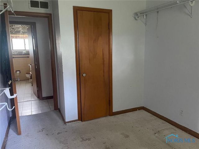 5213 Fairgreen Drive, Toledo, OH 43613