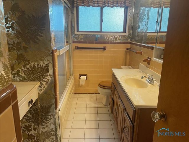 5213 Fairgreen Drive, Toledo, OH 43613