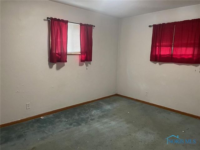 5213 Fairgreen Drive, Toledo, OH 43613