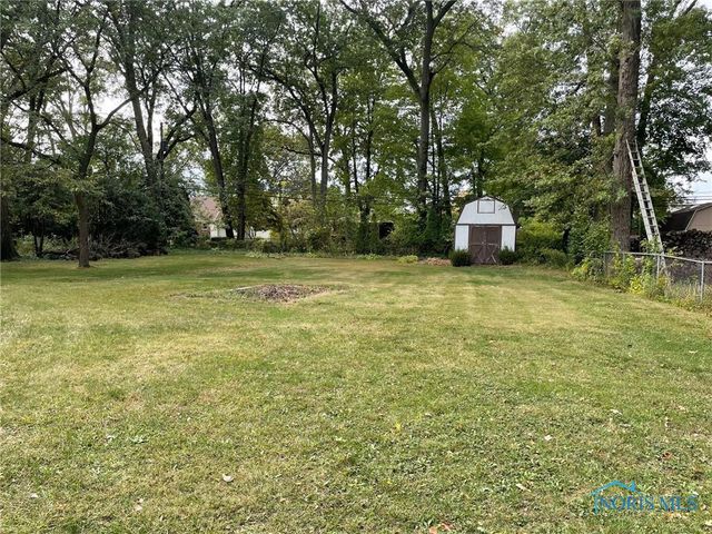 5213 Fairgreen Drive, Toledo, OH 43613