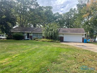 5213 Fairgreen Drive, Toledo, OH 43613