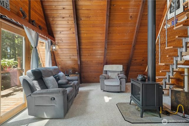 371 N Wynoochee Drive, Hoodsport, WA 98548