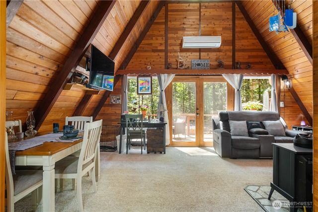 371 N Wynoochee Drive, Hoodsport, WA 98548