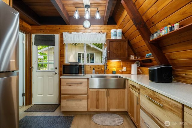 371 N Wynoochee Drive, Hoodsport, WA 98548