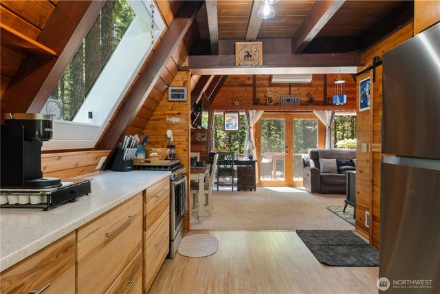 371 N Wynoochee Drive, Hoodsport, WA 98548