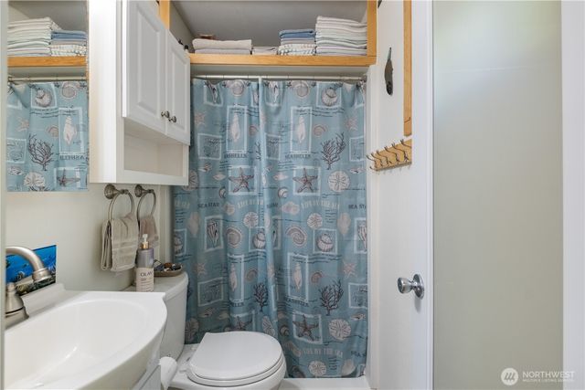 371 N Wynoochee Drive, Hoodsport, WA 98548
