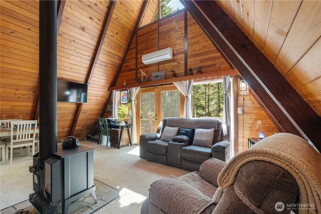 371 N Wynoochee Drive, Hoodsport, WA 98548
