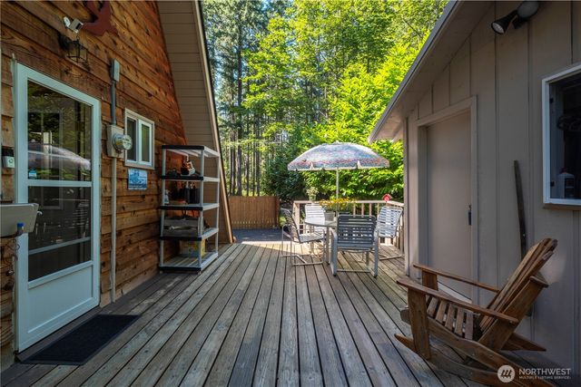 371 N Wynoochee Drive, Hoodsport, WA 98548