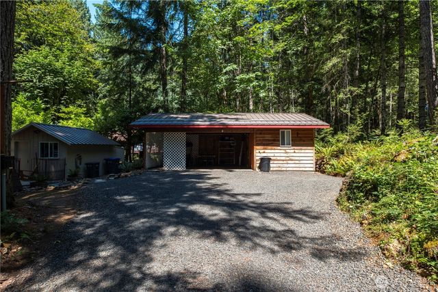 371 N Wynoochee Drive, Hoodsport, WA 98548