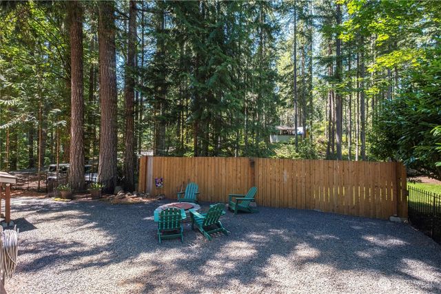 371 N Wynoochee Drive, Hoodsport, WA 98548