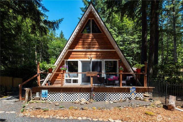 371 N Wynoochee Drive, Hoodsport, WA 98548