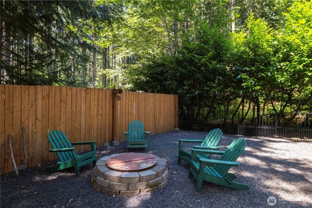 371 N Wynoochee Drive, Hoodsport, WA 98548