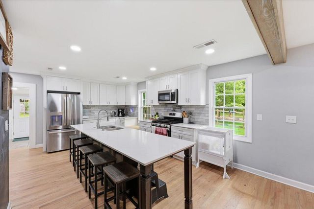 400 Forest Circle, Summerville, SC 29483