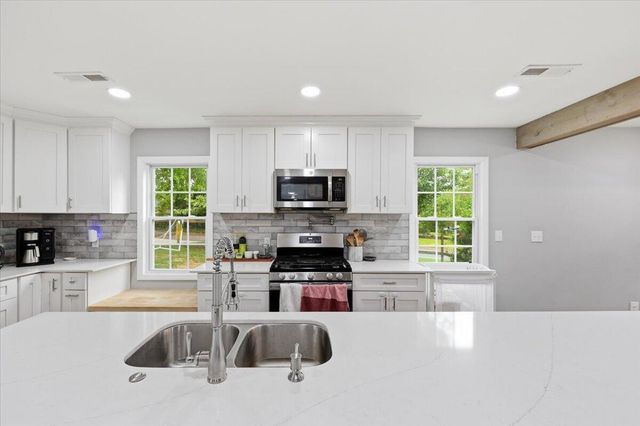 400 Forest Circle, Summerville, SC 29483