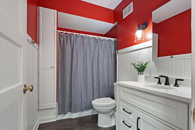 250 Waubun DRIVE, Fontana, WI 53125