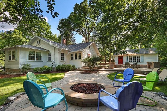 250 Waubun DRIVE, Fontana, WI 53125