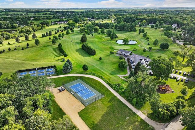 250 Waubun DRIVE, Fontana, WI 53125