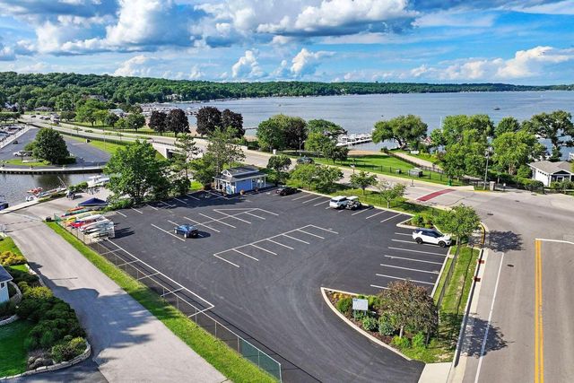 250 Waubun DRIVE, Fontana, WI 53125