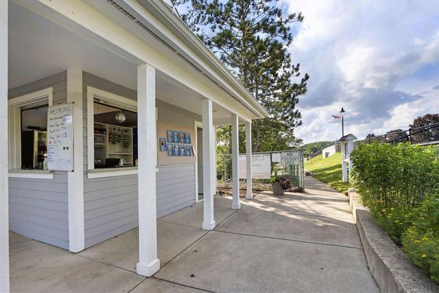 250 Waubun DRIVE, Fontana, WI 53125