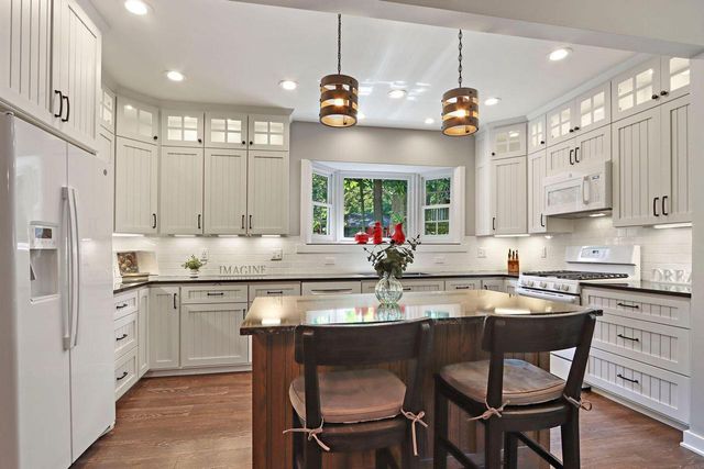 250 Waubun DRIVE, Fontana, WI 53125