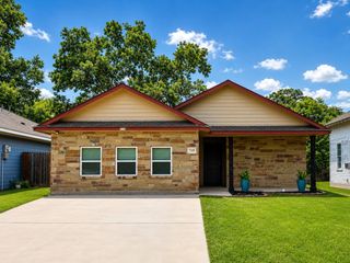 719 E 6th Street, Bonham, TX 75418