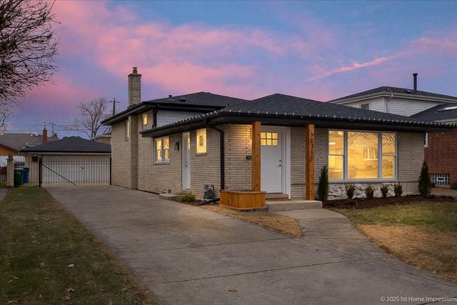 10316 Lamon Avenue, Oak Lawn, IL 60453