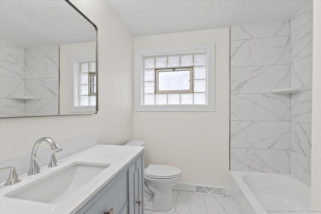 10316 Lamon Avenue, Oak Lawn, IL 60453