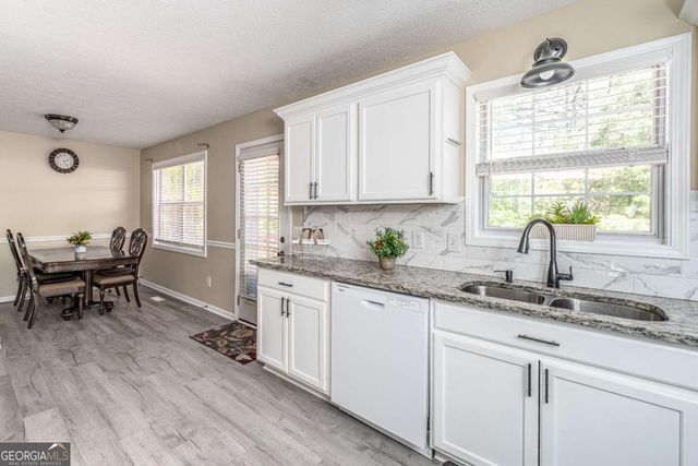 13 Greystone Lane NW, Cartersville, GA 30121