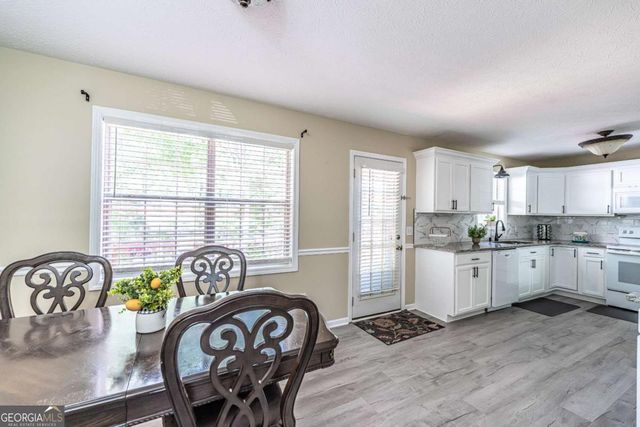 13 Greystone Lane NW, Cartersville, GA 30121