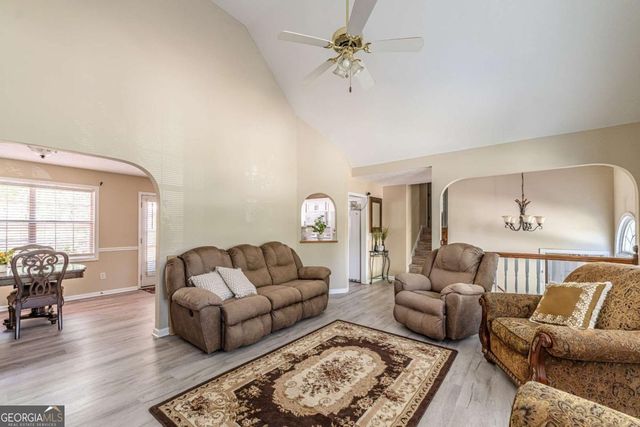 13 Greystone Lane NW, Cartersville, GA 30121
