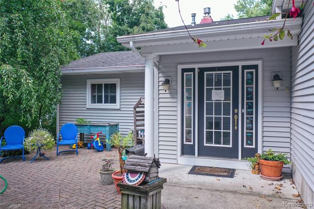 1938 Lakeview Drive, Lapeer, MI 48446