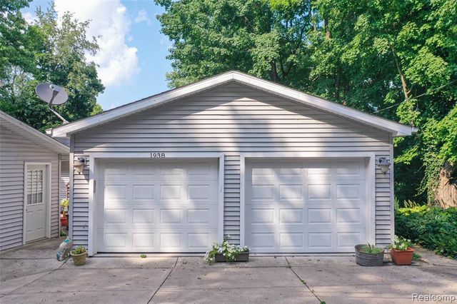 1938 Lakeview Drive, Lapeer, MI 48446