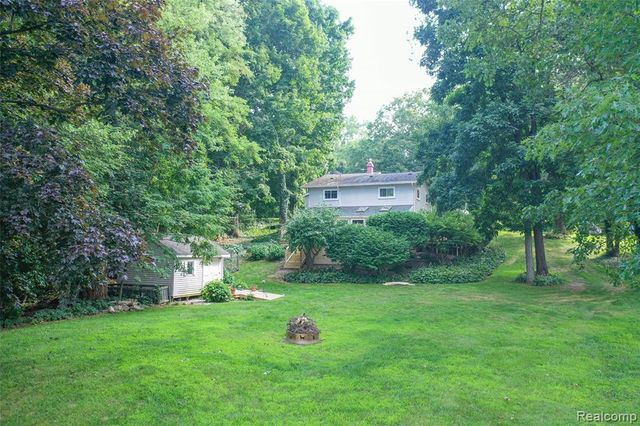 1938 Lakeview Drive, Lapeer, MI 48446