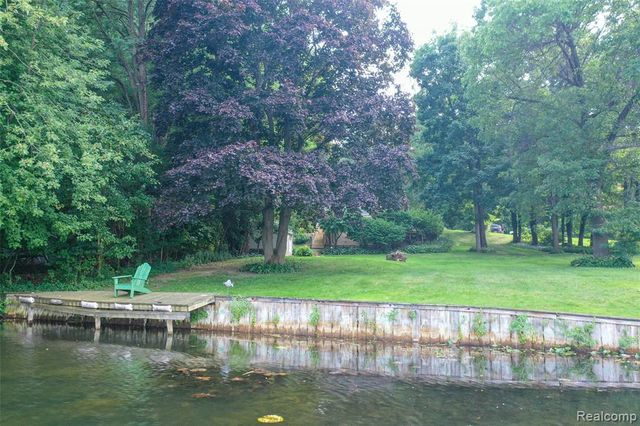 1938 Lakeview Drive, Lapeer, MI 48446