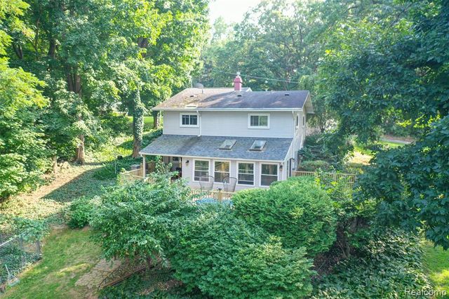 1938 Lakeview Drive, Lapeer, MI 48446